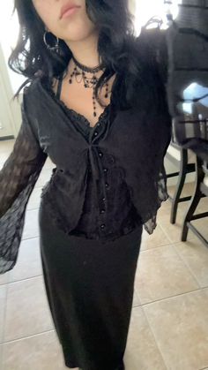 Dark Fashion Women, Lace Cardigan Outfit, Black Fall Outfits, Goth Outfit Ideas, High School Fashion, Fits Clothes, Alternative Outfits, Gaming Clothes, Goth Outfits