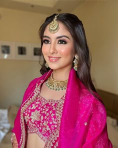 Minimal Makeup Look | Olready Bridal Engagement Makeup, Pink Dress Makeup Ideas Hooded Eyes, Makeup With Pink Lehenga, Reception Bridal Makeup, Mehendi Bride Makeup, Makeup Look For Lehenga, Sangeet Makeup Look Simple, Makeup Looks For Pink Lehenga, Makeup For Sisters Wedding