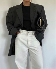 Minimalism Clothes, White Wide Leg Jeans, Fashion Gone Rouge, Coastal Grandma, Looks Street Style, Fashion Victim, Business Outfit, Inspired Outfits, Classic Fashion