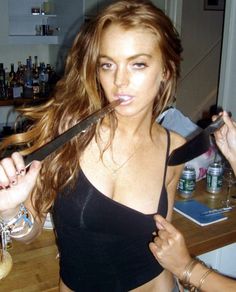 Mugshots Women, Samantha + Core + Aesthetic, Lindsay Lohan 2000s, Good Girl Gone Bad, 2000s Clothes, Dark Look, Alice In Chains