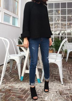 Black Sweater Outfit, Black Sweater, Weekend Wear, Black Booties