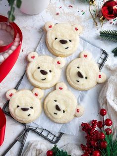 Chelsweets Christmas Cookies, Polar Bear Christmas Cookies, Cute Desserts Christmas, Cute Christmas Cookies For Kids, Cute Christmas Cookie Recipes, Polar Bear Desserts, Good Christmas Cookie Recipes, Kids Holiday Cookies, Christmas Sweets For Kids