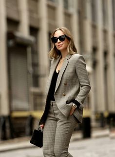 Power Suits For Women Classy, Ceo Woman Outfit, Womens Power Suit, Power Suits For Women, Office Outfits For Ladies, Elegant Office Wear, Stylish Office Wear, Brooklyn Blonde, Business Dress Women