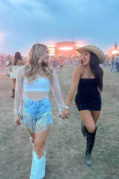 70+ Trendy Cute Country Concert Outfit Ideas Perfect For Nashville, Stagecoach Festival, or Morgan Wallen Concert Small Venue Concert Outfit, Kelsea Ballerini Outfits Concert, Country Concert Outfit Flannel, Stage Coach Outfits, Country Concert Outfit Corset, Country Concert Outfit Ideas Pregnant, Country Concert Outfit Duo, Country Concert Oversized Shirt, Country Music Concert Outfit