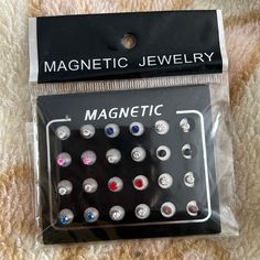 the magnetic jewelry is packaged in a package