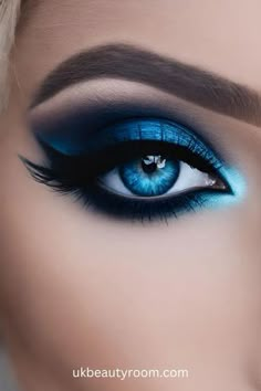 Blue Dramatic Eye Makeup, Aesthetic Eye Contact, Eye Black Ideas Softball, Eye Black Ideas Sports, Eye Black Ideas, Eye Bags Remedy, Eye Contact Aesthetic, Eye Art Styles, Eye Angles