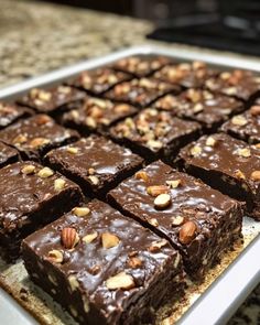 Honestly, haven't had better than these bars before! Chocolate Mud Bars, Mud Bars, German Chocolate Bars, Making Homemade Ice Cream, Sweet Sour Chicken, Drumstick Recipes, Crumble Recipe, Bar Cookies