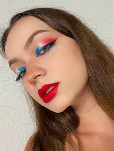 Makeup Looks 4th Of July, Blue Red And White Makeup, 4th July Eye Makeup, Memorial Day Eye Makeup, Forth Of July Makeup Simple, 4th Of July Easy Makeup, Red White And Blue Eyeliner