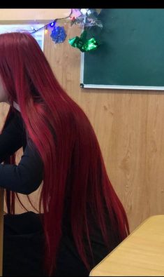 Dyed Long Hair Ideas, Different Types Of Red Hair, Long Red Hair Aesthetic, Ariel Red Hair, Long Wavy Red Hair, Red Hair Women, Red Hair Cosplay