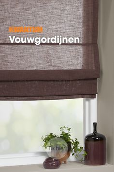 Voeg een beetje extra sfeer en warmte toe: vouwgordijnen zijn decoratief én functioneel. Bij Kwantum kun je kiezen uit ruim 360 stoffen! Sims House Design, Room Renovation, Good House, Sims House, Slow Living, Interior Design Kitchen, Cool Lighting, Old House, Craft Room