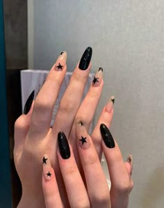 Nail Art Noir, Press On Nails Design, Fake Nails Black, Star Nail Designs, Long Almond Nails, Long Almond, Punk Nails, Cute Simple Nails, Grunge Nails