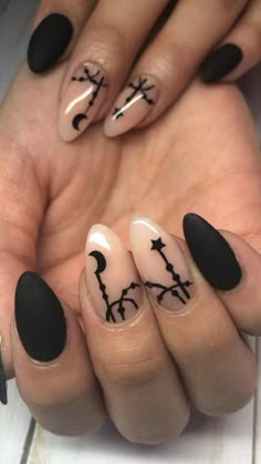 Witchy Nails, Halloween Acrylic Nails, Black Acrylic Nails, Art Designs Ideas, Moon Nails, Grunge Nails, Goth Nails, Black Nail Designs, Creative Nails