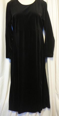 Vintage Holiday Black Velvet midi dress Willow Ridge  size 14 Made in USA Free US ground shipping in a poly bag with sellers choice of shipping company. Black Velvet Midi Dress, Modest Midi Dress, Velvet Midi Dress, Shipping Company, Vintage Holiday, Dress Clothes For Women, Black Velvet, Dress Outfits, Bathing Beauties