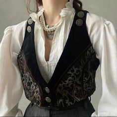 Wicked Fashion, Fantasy Work Outfit, Shakespeare Aesthetic Outfits, Princecore Outfit, Dark Academia Graduation, Piltover Fashion, Decopunk Fashion, Special Outfits, Poker Outfit