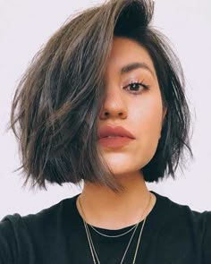 Beautiful Looking Short Hairstyles – Women Beauty Tips V Cut Hair, Tomboy Hairstyles, Hairstyle Inspiration, Short Hair Styles For Round Faces, Short Bob Haircuts, Undercut Hairstyles, Trending Haircuts