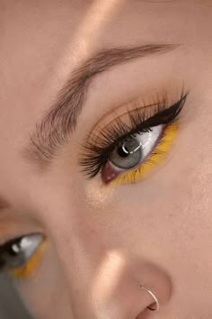 Yellow Eye Makeup, Under Eye Makeup, Pop Of Yellow, Yellow Makeup, Cute Eye Makeup, Eye Makeup Pictures, Under Eyes, Pinterest Makeup, Simple Eye Makeup