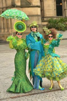 green Halloween costume ideas Ozian Costume Emerald City, Emerald City Outfit, Ozian Costume, Costume Halloween Famille, Green Halloween Costume, Madame Morrible, Original Halloween Costumes