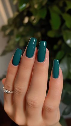 Teal Dip Nails Ideas, Dark Teal Acrylic Nails, Nail Ideas For September, Teal Fall Nails, Dark Teal Nails, Teal Nail Ideas, Early Fall Nail Colors, Mint Green Nails