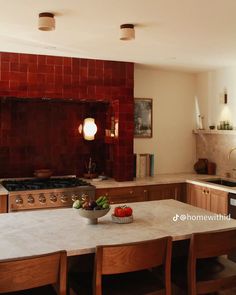 Mexico Aesthetic Kitchen, Funky Modern Kitchen, Mcm Kitchen Decor, New Mexico Design, Spanish Kitchen Design Mexican Style, Warm Tone Kitchen, Mexican Modernism Interior, Modern Mixed With Traditional, Tuscan Style Kitchen