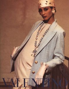 Christy Turlington for Valentino, photo by Mario Testino, 1992 Valentino Campaign, Vintage Campaign, Famous Supermodels, 90s Fashion For Women, Italian Vogue, Sophie Dahl, Valentino Vintage, 90s Fashion Women, Fashion Ads