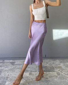 Trendy Outfits 2020, Long Skirt Summer, High Waist Long Skirt, Rock Outfit, Silk Wrap Dresses, Trendy Summer Outfits, Elegant Skirt, Silk Maxi Dress, Skirt Outfit