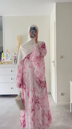 Pink Modest Abaya For Spring, Pink Hijabi Outfits Aesthetic, Bow Abaya Pink, Pink Abaya Aesthetic, Luxury Pink Elegant Abaya, Hijabi Aesthetic, Hijab Tutorial, Hijabi Fashion, Baddie Outfits Casual