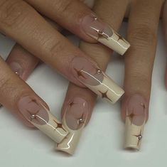 100+ Fall Nails in October~~ #blacknail Ongles Beiges, Brown Acrylic Nails, February Nails, Beige Nails, Classy Acrylic Nails, Pretty Gel Nails, Almond Acrylic Nails, Funky Nails, Pretty Acrylic Nails