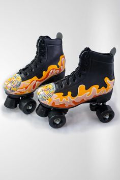 One-of-a-kind and lovingly hand painted <3 These roller skates are brand new, never before worn; they are US women's size 7 (equivalent to UK size 5 and EU size 38). The artwork has been sealed to be water, stain and fade resistant. Ships to wherever you are! Painted Roller Skates, 70s Roller Skates, Custom Roller Skates, Cute Roller Skates, Star Actress, Leather Paint, Paint Roller, Roller Skates, Roller Skating