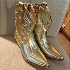 Gold Boots. Never Worn. Gold Pointed Toe Boots For Fall, Gold Boots With Round Toe And Medium Width, Gold Ankle Boots For Winter, Gold Ankle Boots For Fall, Gold Western Boots For Winter, Chic Gold Snip Toe Boots, Trendy Gold Boots For Fall, Trendy Gold Boots For Spring, Casual Gold Pointed Toe Boots