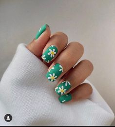 Bright Gel Nails, Gel Nail Art Designs, Daisy Nails, Short Nails Art, Gel Nail Colors, Floral Nails, Gel Nail Art, Flower Nails