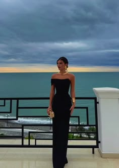 Classic Night Dress, Classy Elegant Black Dress, Black Elegant Dress Formal, Wedding Guest Dress With Long Sleeves, Dress Inspo Graduation, Fancy Event Dress, Fall Wedding Dress Guest Classy, Elegant Classy Dress Aesthetic, Formal Black Dress Aesthetic