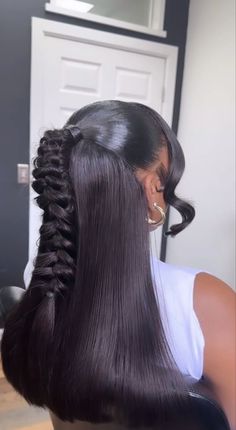 ˚୨୧⋆ @bella2angel Short Haircut Tutorial, Short Braid Hairstyles, Short Braid, Fashion Content Creator, Weave Ponytail Hairstyles, Sleek Ponytail Hairstyles, Haircut Tutorial, Birthday Hairstyles, Goddess Braids Hairstyles