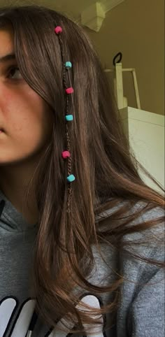 hairrr Braided Beads Hairstyles, Fix Thinning Hair, Thread Hair Wraps, Hair Braid Beads, Hair Threading, Glowing Hair, Hair Yarn