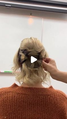 KellGrace on Instagram: "Short hair CAN go up! 🤍 I love not just doing updos, but also teaching them 🤍 I’ll be in San Antonio in less than 2 weeks teaching my time-saving techniques!  ⭐️Sept 15-16⭐️ @premierebeautyshows for tickets!   #kellgrace #updo #tutorial #hair #updotutorial #braid #braids #hairstyle #style #stylist #hairstylist #blondehair #hairup #hairtrends #bridalhair #bridehair #bridesmaidhair #fringe #bangs #formalhair #makeup #americansalon #modernsalon #behindthechair #parkave #salon #haireducation #hairshow #simpleupdo" Short Hair Bridal Updo Tutorial, Shoulder Hair Updo Easy, Up Do For Shorter Hair, Simple Medium Hair Updo, Easy Short Hairstyles For Wedding, Easy Updos For Short Hair Videos, Loose Updo Short Hair, Short Updos For Weddings, Updos For Super Short Hair