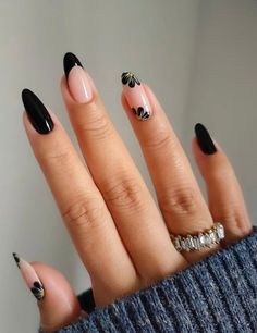 Punk Nails, Uñas Acrilicas, Chic Nails, Nail Polishes, Acrylic Nail Designs, Black Nails, Nail Manicure