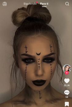 Satanic Witch Costume, Halloween Make Up Witches, Dark Witch Costume Makeup, Witch Makeup Simple, Hekate Costume, Seer Makeup, Halloween Make Up 2024, Halloween Witch Makeup Looks, Witch Make Up Halloween