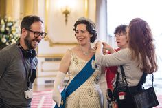 Buscaste: The Crown Behind The Scenes, The Crown Season 1, Crown Icon, The Crown Series, The Crown Season, Olivia Colman, Crown Photos, Critics Choice Awards, Michael Roberts