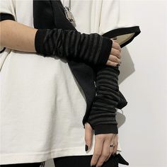 Striped Gloves, Long Fingerless Gloves, Estilo Harajuku, 일본 패션, Black Punks, Kawaii Cosplay, Fingerless Gloves Knitted, Style Japonais, Fame Dr