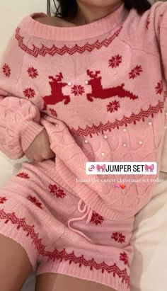 creds to @olafflee on instagram A Pink Christmas, Christmas Fits, Christmas Dreaming, Cute Pjs, Pink Xmas, Cosy Christmas, Christmas Feeling, Christmas Wonderland, Cute Pajamas