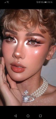 Creative Brown Eye Makeup, Mystical Makeup Looks, Adorable Makeup Looks, Hot Chocolate Makeup, Bar Makeup Looks, Big Eye Makeup Looks, Chocolate Makeup Looks, Angelic Eye Makeup, Night Out Outfit Clubwear Jeans