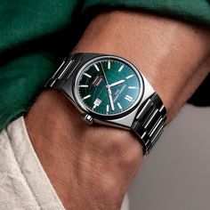 This handsome 39mm Highlife Men's Automatic watch showcases luxury on any wrist. 39mm stainless steel case Green dial Date window Luminescent hands and indexes Automatic movement with see-through case back The stainless steel bracelet secures in place with a push-button-fold over clasp Water-resistant to 100m Elegant Watch, Frederique Constant, Jared The Galleria Of Jewelry, Automatic Watches For Men, Luxury Watches For Men, 100m, Automatic Watch, Steel Bracelet, Men's Watch