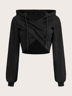 Edgy Modern Outfits, Assassin Clothes Women, Assasin Outfits Women, Cool Crop Tops, Tech Wear Women, Spy Clothes, Cropped Hoodie Outfit, Edgy Clothes, Black Crop Hoodie