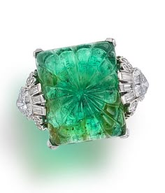 Art Deco emerald & diamond ring, ca 1925. Carved Emerald, Bijoux Art Deco, Art Deco Emerald, Emerald And Diamond Ring, Green With Envy, Emerald Jewelry, Deco Jewelry, Art Deco Jewelry, Shiny Things