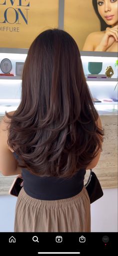 Deep Brown Hair, Hair Inspiration Long, Layered Haircuts For Medium Hair, Haircuts For Wavy Hair, Haircuts For Medium Hair