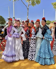 Flamenco Dancing, Clay Flower Pots, Seville, Photo Booth, Bridesmaid Dresses, Ootd, Couture, Wedding Dress, Dresses