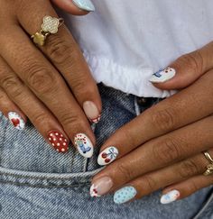 Summer Nails Patriotic, August Nail Inspiration, West Coast Nails, Sorority Rush Nails, Quilted Nails Designs, Love Shack Fancy Nails, Simple Boho Nails, Texas Nails Designs Ideas, July Summer Nails