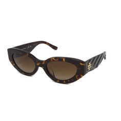 Frame: Plastic Color: Dark Tortoise Lens Color: Brown Gradient Lens Width: 51mm Bridge: 19mm Temple: 140mm New With Original Case Authorized Dealer, Buy With Confidence. 100% Authenticity Guaranteed! Orange Sunglasses, Black Round Sunglasses, Large Sunglasses, Tory Burch Sunglasses, Aviators Women, Sunglasses Women Aviators, Sunglasses Women Fashion, Tortoise Sunglasses, Aviator Style