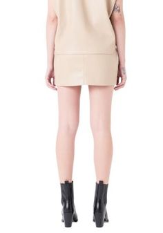 Our Low Waisted Cargo Mini Skirt is perfect for any fashionista's wardrobe. It features a mini length with a low waisted sweep and a cargo style complete with pockets making it a must-have for any woman who values comfort convenience and style in her wardrobe. It's an ideal blend of fashion and function that is sure to add the perfect touch to any outfit. Add this unique piece to your wardrobe now and experience the difference it makes. | Grey Lab Women's Low Waisted Cargo Mini Skirt, XS Low Waisted Cargo, Cargo Mini Skirt, Skirt Medium, Cargo Style, Low Waisted, Unique Pieces, Mini Skirt, Must Haves, Lab