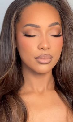 Makeup Looks For Dinner, No Make Up Wedding Look, Makeup Ideas Champagne, No Makeup Prom Look, Black Women Soft Glam, Bronzed Makeup Look Black Women, Neutral Wedding Guest Makeup, Beautiful Natural Makeup, Night Makeup Looks Simple