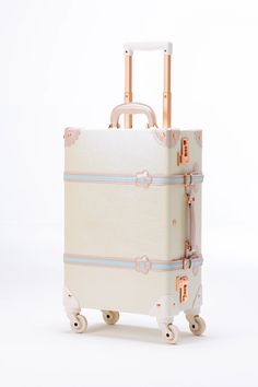 MATERIAL: Pu Leather /strong & waterproof & lightweight. Lining with our branch brand - Sarah Face. TELESCOPIC LUGGAGE HANDLE: With the click of a button, our three-tier aluminium telescopic handle extends and securely clicks into place to adjust height at 85, 95 or 105cm. Inside handle system allows for a bala Suitcases Aesthetic, Preppy Suitcase, Pretty Suitcase, Aesthetic Suitcase, Backpack Sketch, International Trip, Cute Suitcases, Cute Luggage, 3 Piece Luggage Set